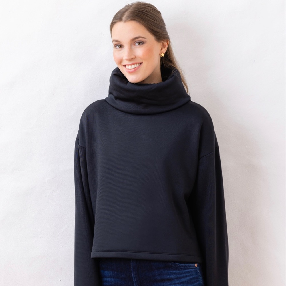 Dudley Stephens Black Clover Crop Large